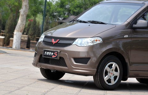 五菱宏光报价及图片(五菱宏光报价及图片汽车之家)