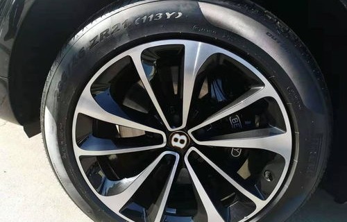 宾利多少钱一辆价格表(宾利车多少钱一辆)