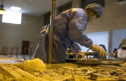 殡仪馆惊现不当使用，炖盅替代骨灰瓮，引发社会广泛关注