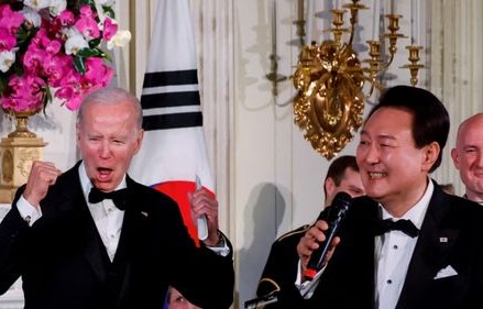泪洒白宫晚宴，拜登的深情时刻