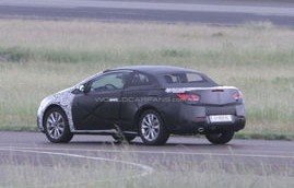 欧宝雅特敞篷车(欧宝雅特敞篷车如何手动关闭)