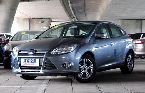 福克斯两厢2012经典款(福克斯两厢2012经典款后尾箱如何设置高度)