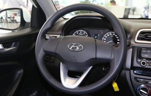 北京现代瑞纳自动挡多少钱(北京现代瑞纳自动挡多少钱一辆)