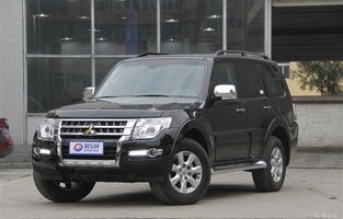 帕杰罗好开还是霸道好开(帕杰罗和霸道哪个省油)