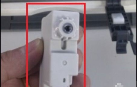 惠普2132打印机(惠普2132打印机墨盒灯一直闪)