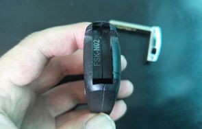 es300(es300钥匙电池怎么换)