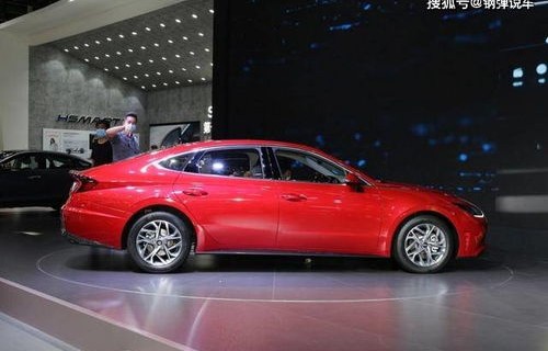 最懂女人国产轿跑(国产最美轿跑)