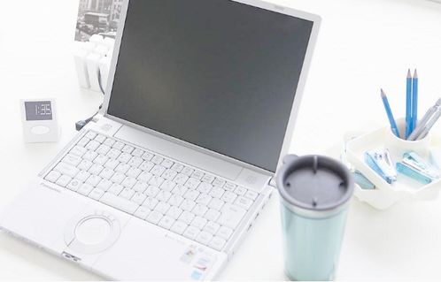 男子工作电脑藏64G色情视频遭开除，职场道德与法律的红线不容触碰