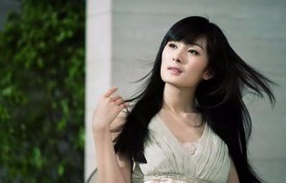 短剧离婚后，他在娱乐圈杀疯了——王静的逆袭之路