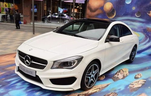 奔驰女士车型最新款(奔驰女士车型最新款图片)