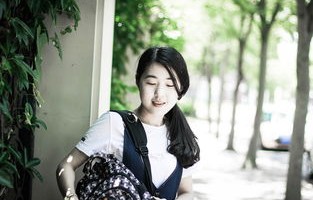 青春绽放，16岁女生戏龄13年的生动演绎——眼波流转间的艺术魅力