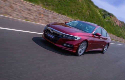 雅阁图片(十代雅阁图片)