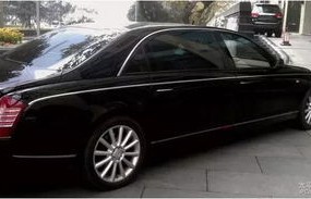 一千多万的迈巴赫(一千多万的迈巴赫能坐多少人)