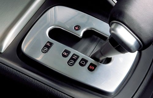 prndl代表什么档位?(prndb是什么档位)