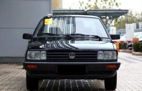 老普桑二手车个人出售(老款桑塔纳库存车出售)