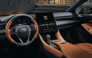 一汽丰田亚洲龙2023款报价(一汽丰田亚洲龙2023款报价豪华版车型什么样)