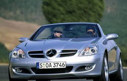 奔驰slk200多少钱一辆(奔驰slk200价格及图片)