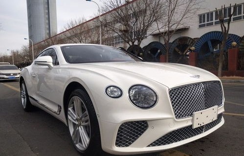 宾利欧陆gt(宾利欧陆gt多少钱一辆)