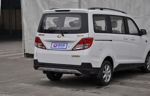 五菱宏光v(五菱宏光v五座版2023)