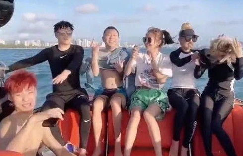 短剧热辣滚烫之80小辣媳——小源的魅力之旅