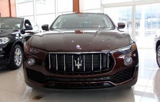 玛莎拉蒂标牌(玛莎拉蒂标牌符号)