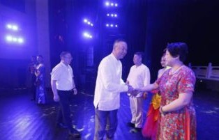 星光璀璨——解读短剧婚姻攻略之星光璀璨（共32集）