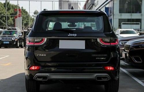 jeep指挥官报价及图片(jeep指挥官phev图片)