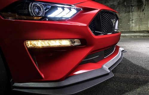 野马跑车图片(白色野马跑车图片)