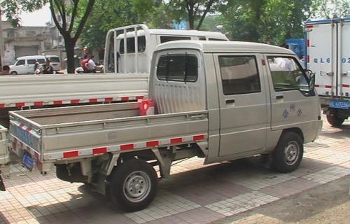 五菱货车(五菱货车双排38米小货车报价)