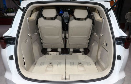 五菱凯捷2022款七座图片(五菱凯捷2022款七座图片及报价内室)