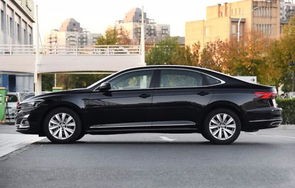 2023款迈腾330豪华版裸车价(20款迈腾330豪华型落地价格)