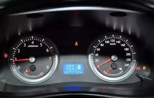 一年开不到5000公里怎么保养(正常汽车保养一次多少钱)