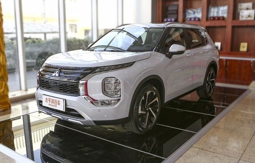 三菱欧蓝德2023款报价及图片(三菱欧蓝德2023款报价及图片四驱版)