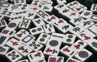 小伙打麻将一缺三，报警摇人——一场别开生面的麻将盛宴