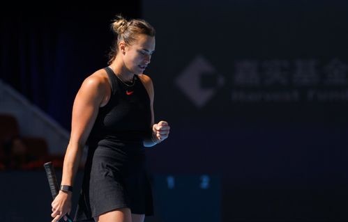 郑钦文，解锁所有级别赛事决赛的网球新星