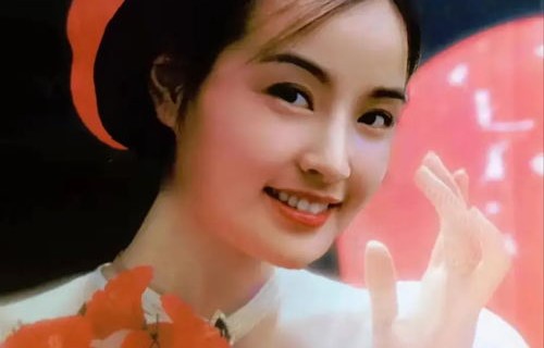 刘晓庆74岁，恋爱之花在岁月中绽放