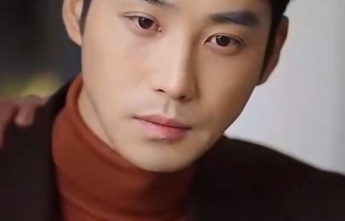 短剧玫瑰冠冕的魅力世界，申浩男与王格格的演绎