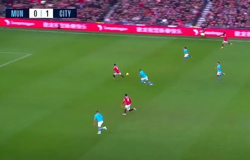 足球场遭遇天雷之怒，悲剧中的警示