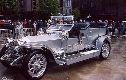 劳斯莱斯银魅15亿(劳斯莱斯银魅15亿人民币什么样)