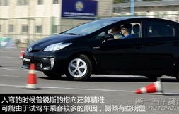 普锐斯汽车，绿色出行的先驱者