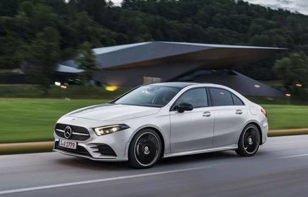 女生开c200好还是c260好(女士奔驰20万左右)