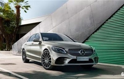 奔驰c级车(奔驰c级车价格)