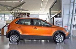 大众polo最低配落地价(polo低配落地价多少)