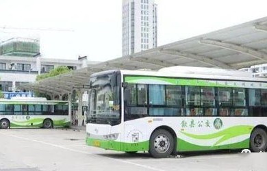 快乐公交女司机，02年女生在县城的月薪2000元之旅