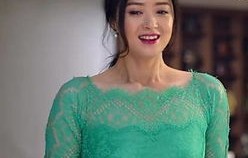 闫妮抱孩子与蒋欣对戏笑得超慈祥，荧幕上的母爱与温暖