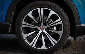 荣威rx5plus(荣威rx5plus轮胎米其林什么尺寸)