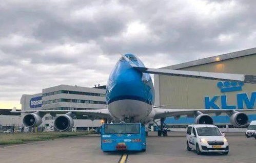 拆零件、晾衣服与航展公众日的奇妙碰撞