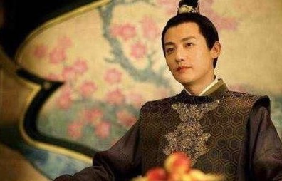 短剧长缨在手——穆青的传奇故事