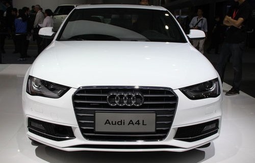 奥迪rs8(奥迪rs8黑武士落地多少钱)