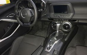 雪佛兰科迈罗大黄蜂多少钱一辆(雪佛兰科迈罗2020款大黄蜂)